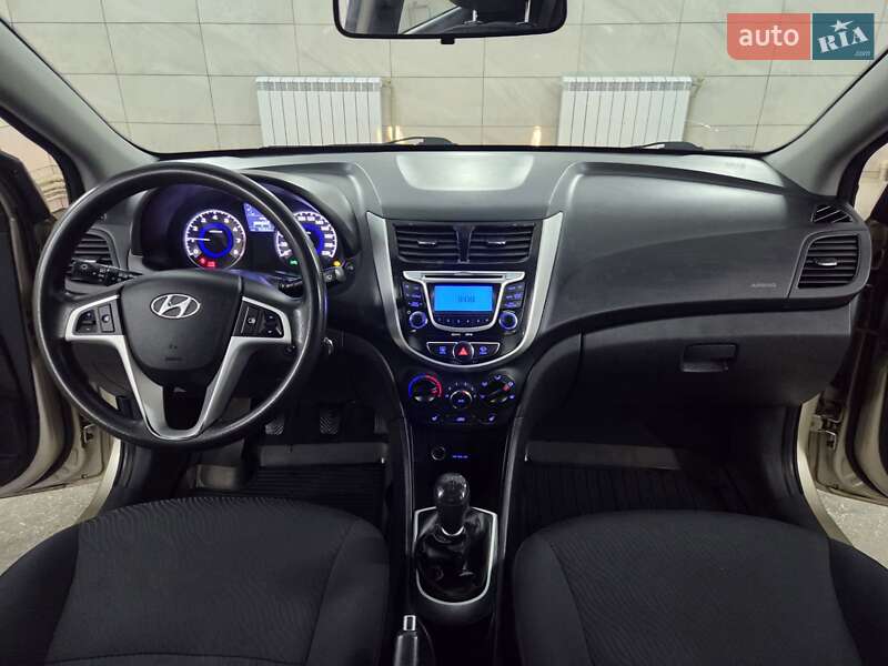 Седан Hyundai Accent 2012 в Краснограде фото 17 Седан Hyundai Accent 2012 в Краснограде