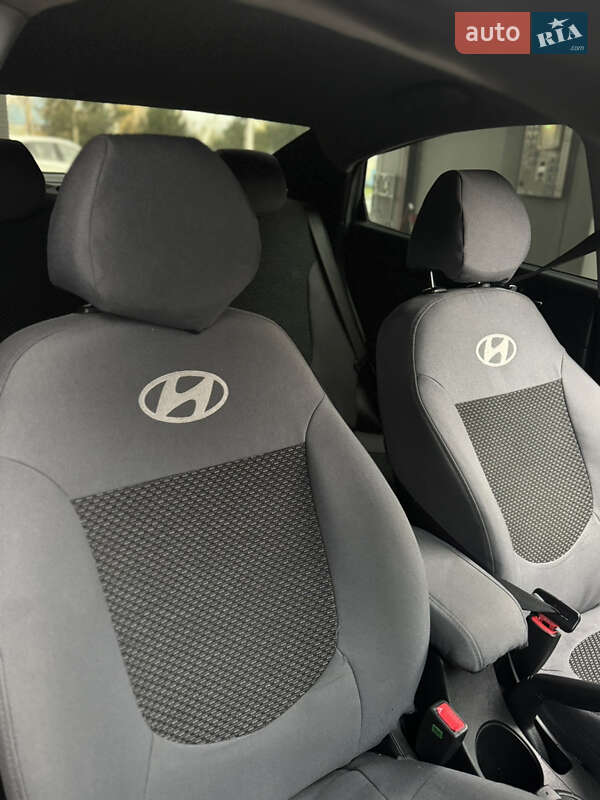 Седан Hyundai Accent 2013 в Ужгороді фото 12 Седан Hyundai Accent 2013 в Ужгороді