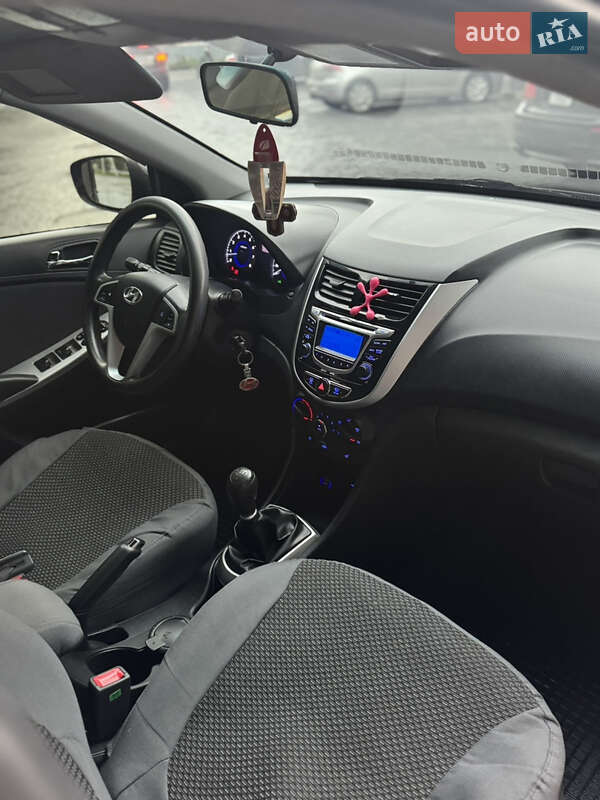 Седан Hyundai Accent 2013 в Ужгороді фото 15 Седан Hyundai Accent 2013 в Ужгороді