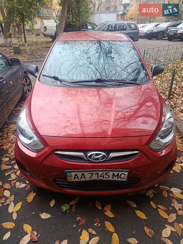 Хэтчбек Hyundai Accent 2013 в Киеве