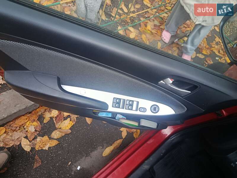 Хэтчбек Hyundai Accent 2013 в Киеве