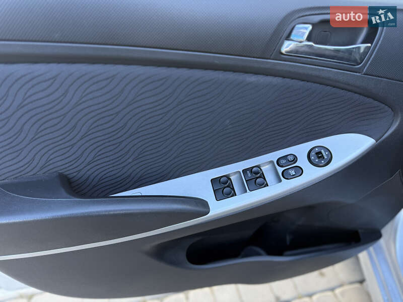 Седан Hyundai Accent 2011 в Тернополе фото 34 Седан Hyundai Accent 2011 в Тернополе