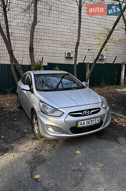 Седан Hyundai Accent 2013 в Киеве