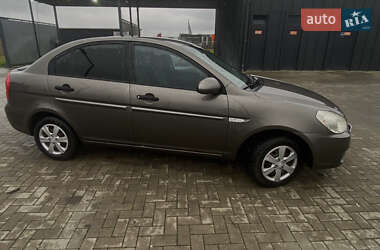 Седан Hyundai Accent 2009 в Буштино