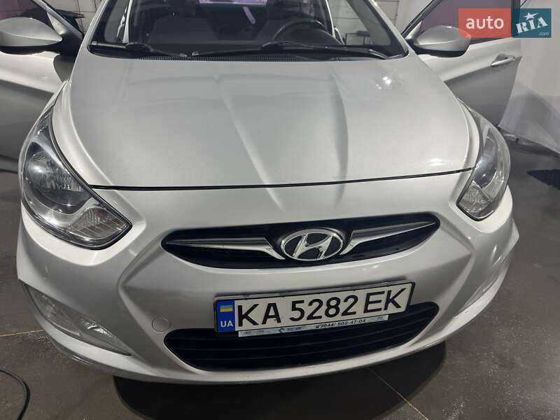 Седан Hyundai Accent 2012 в Киеве