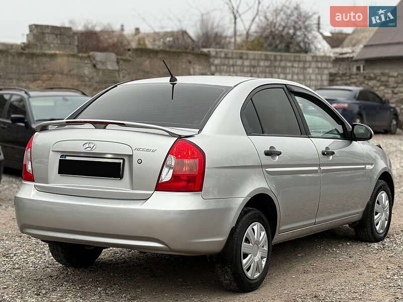 Седан Hyundai Accent 2007 в Днепре