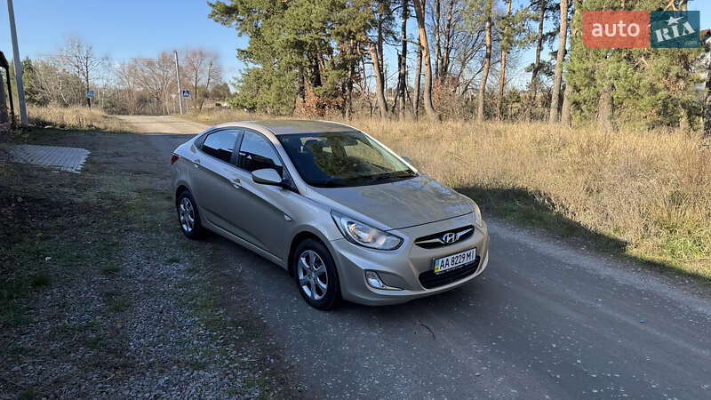 Седан Hyundai Accent 2012 в Василькове