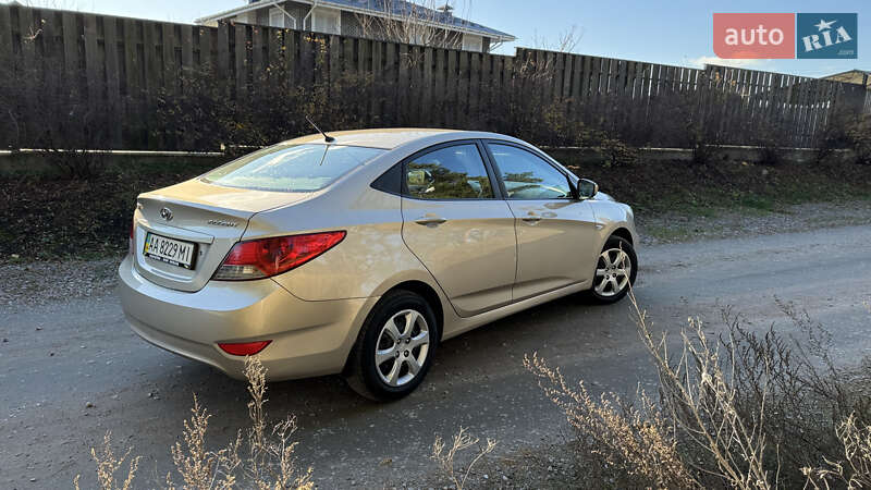 Седан Hyundai Accent 2012 в Василькове