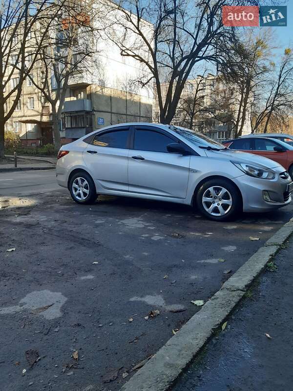 Седан Hyundai Accent 2011 в Львове