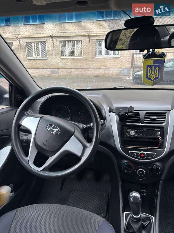 Седан Hyundai Accent 2011 в Львове