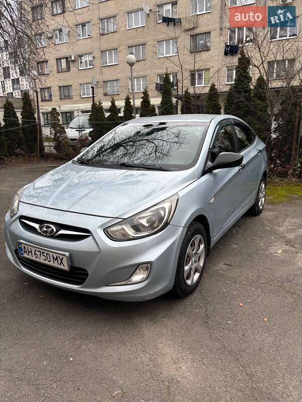 Седан Hyundai Accent 2011 в Львове