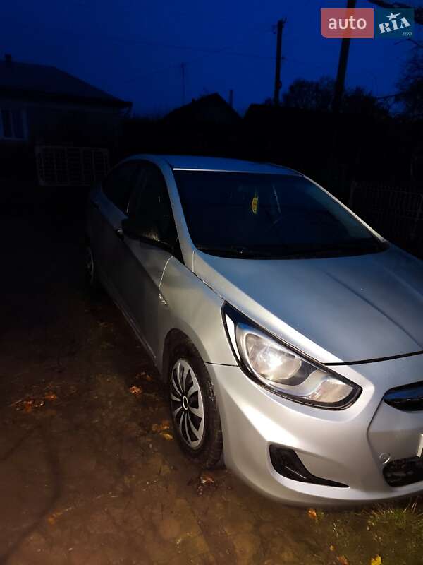 Седан Hyundai Accent 2012 в Кривом Озере