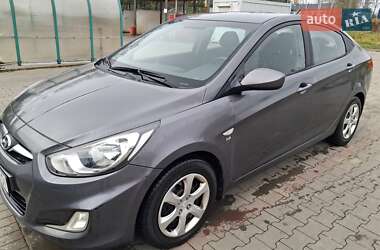 Седан Hyundai Accent 2011 в Яворове