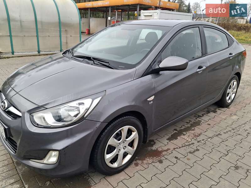 Hyundai Accent 2011