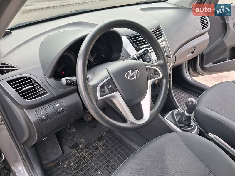 Седан Hyundai Accent 2011 в Яворове фото 5 Седан Hyundai Accent 2011 в Яворове