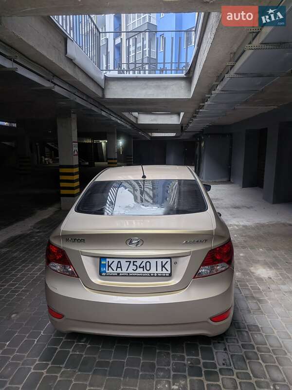 Седан Hyundai Accent 2013 в Ивано-Франковске