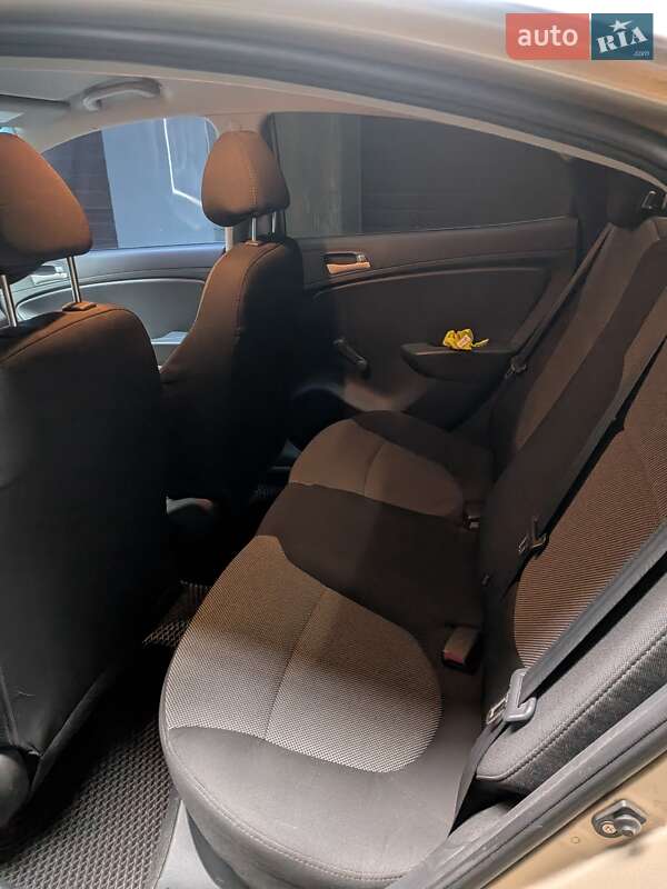 Седан Hyundai Accent 2013 в Ивано-Франковске