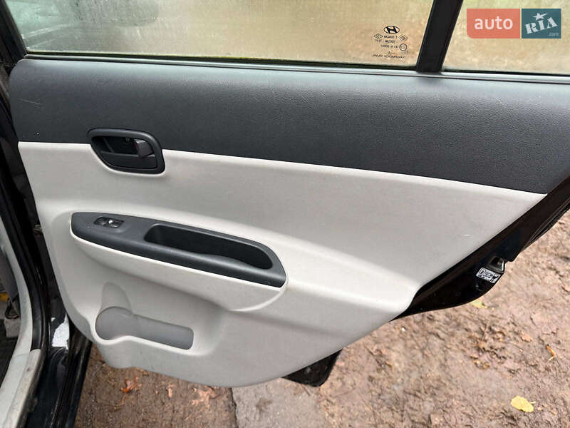 Седан Hyundai Accent 2008 в Киеве