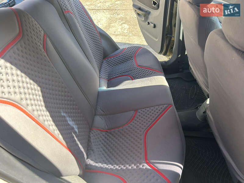 Седан Hyundai Accent 2000 в Запорожье