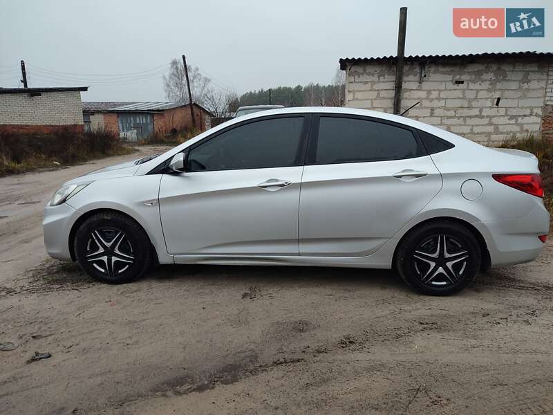 Седан Hyundai Accent 2011 в Шостке