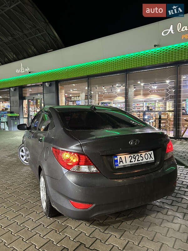 Седан Hyundai Accent 2013 в Макарове