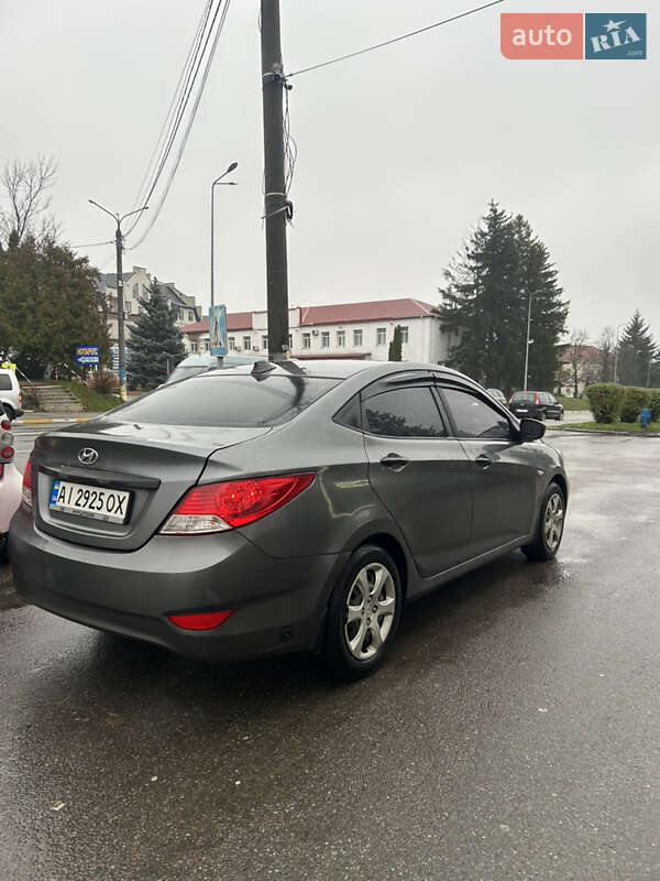 Седан Hyundai Accent 2013 в Макарове