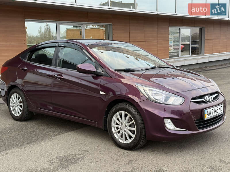 Седан Hyundai Accent 2012 в Киеве