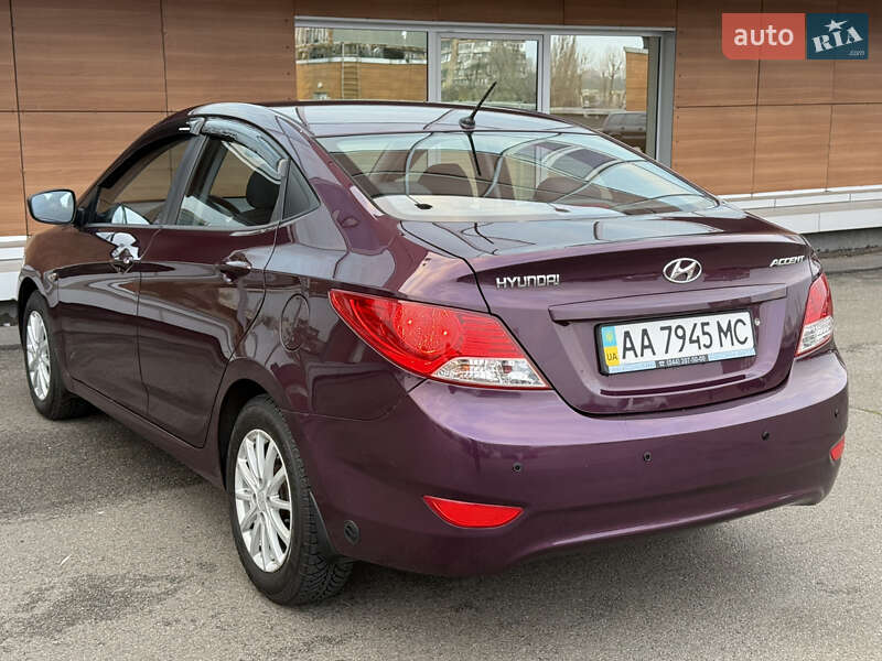 Седан Hyundai Accent 2012 в Киеве