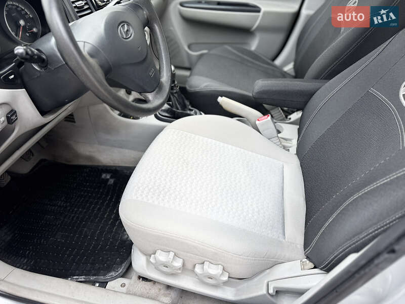 Седан Hyundai Accent 2008 в Чернигове
