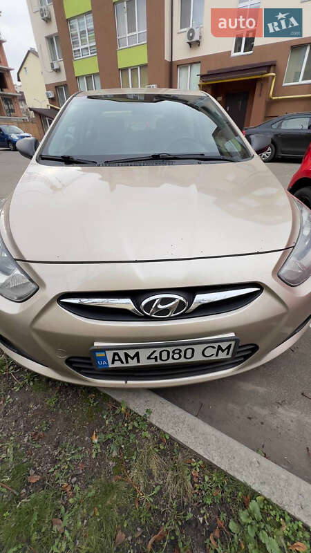 Седан Hyundai Accent 2013 в Житомирі