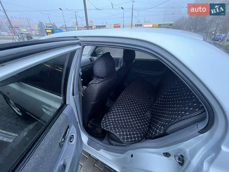 Седан Hyundai Accent 2002 в Харкові