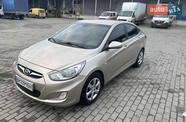 Седан Hyundai Accent 2012 в Сумах