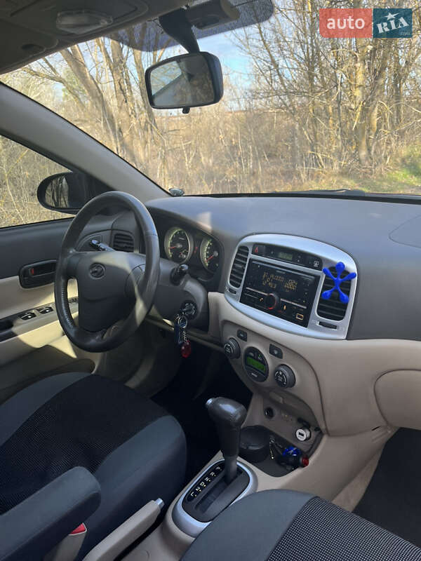 Седан Hyundai Accent 2008 в Остер