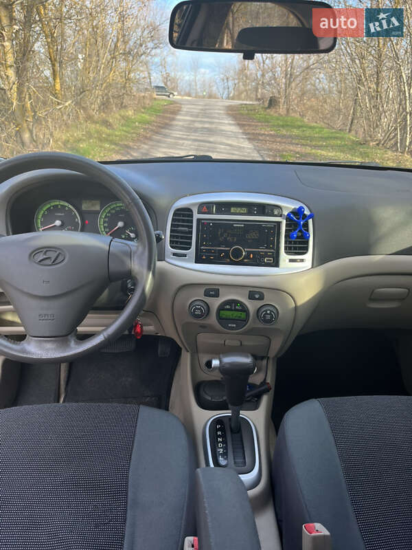 Седан Hyundai Accent 2008 в Остер