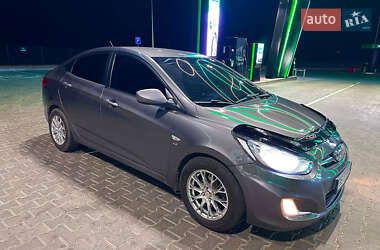Седан Hyundai Accent 2013 в Миколаєві