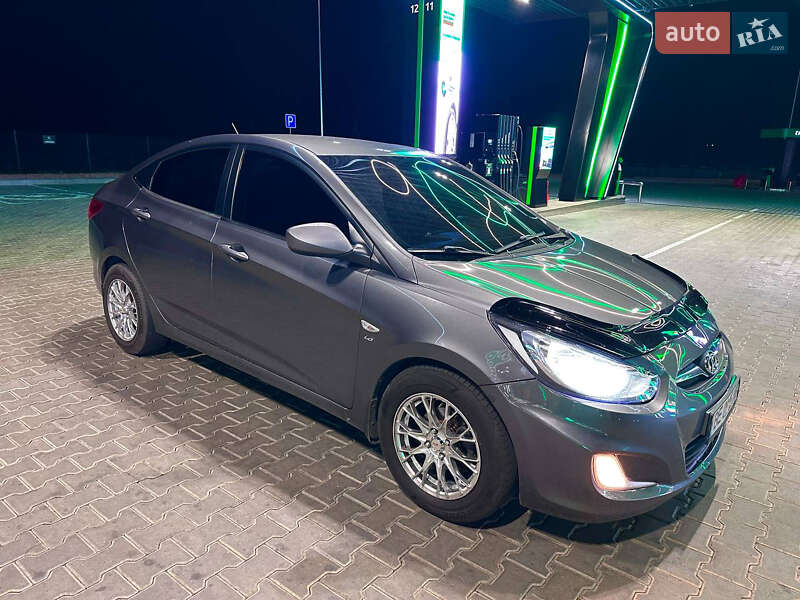 Hyundai Accent 2013 Hyundai Accent 2013