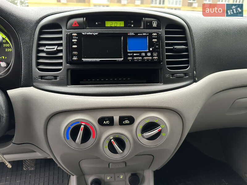 Седан Hyundai Accent 2008 в Киеве