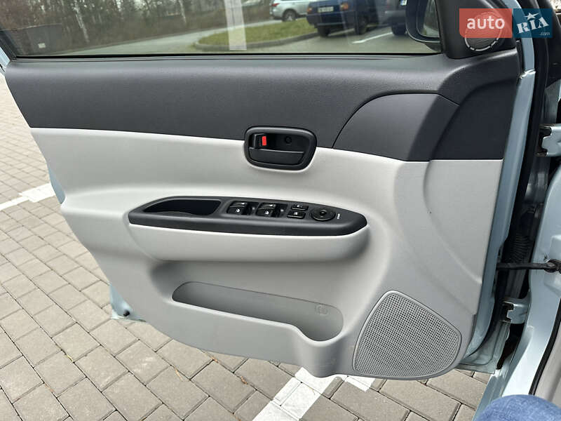 Седан Hyundai Accent 2008 в Киеве