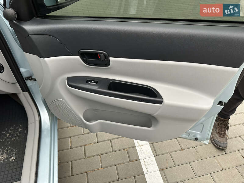 Седан Hyundai Accent 2008 в Киеве