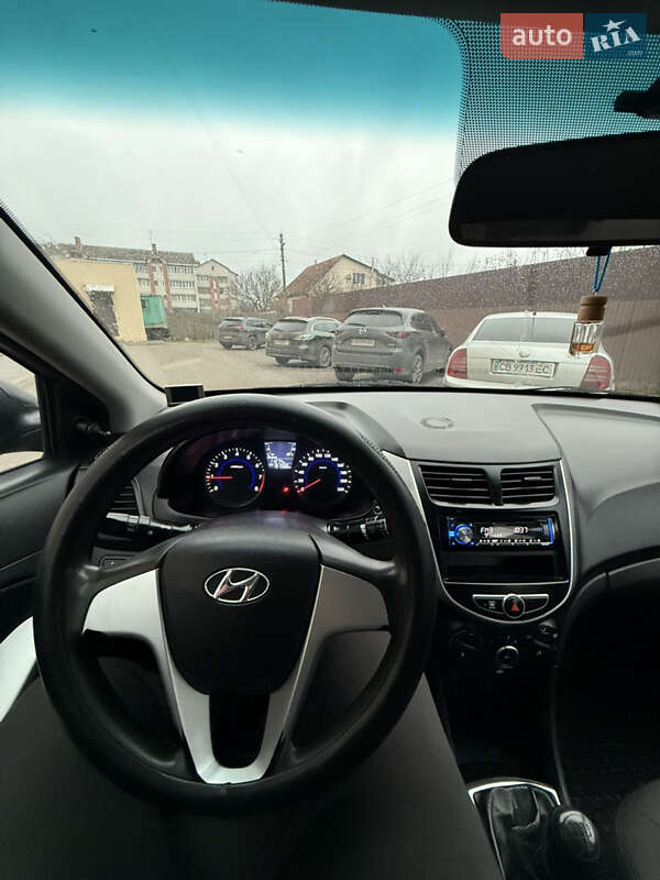 Седан Hyundai Accent 2013 в Чернигове
