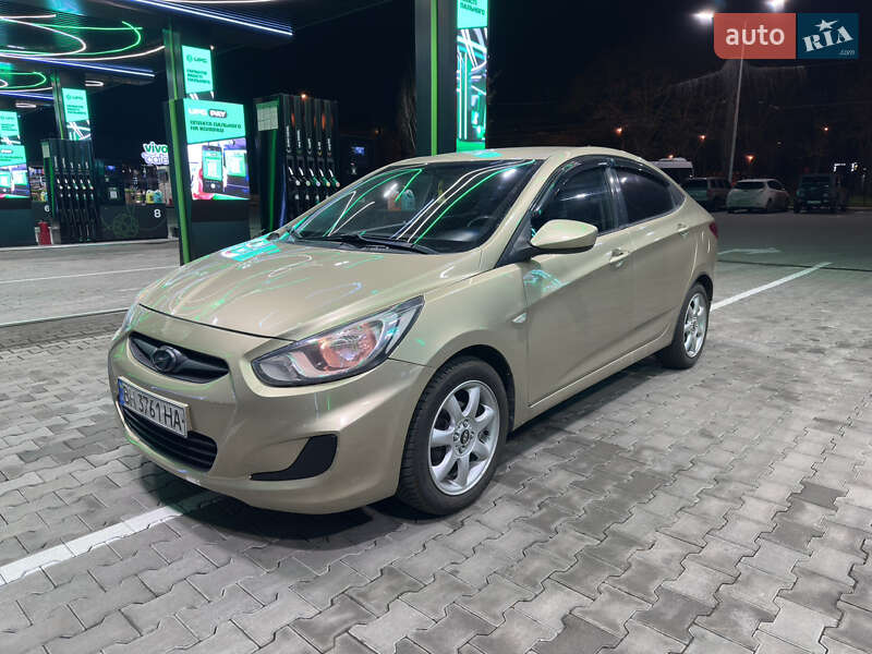 Hyundai Accent 2011 Hyundai Accent 2011