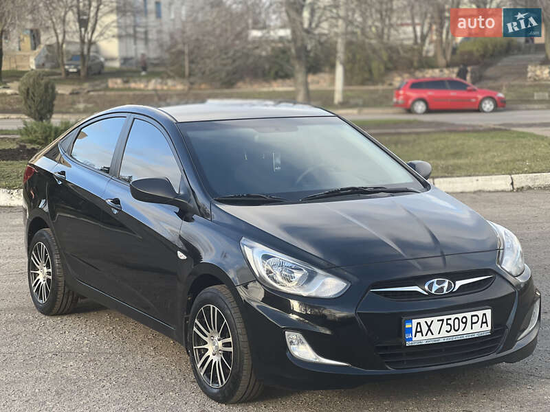 Седан Hyundai Accent 2012 в Лозовій
