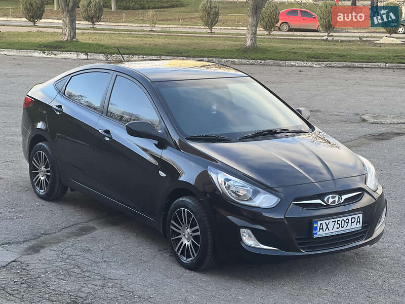 Седан Hyundai Accent 2012 в Лозовій