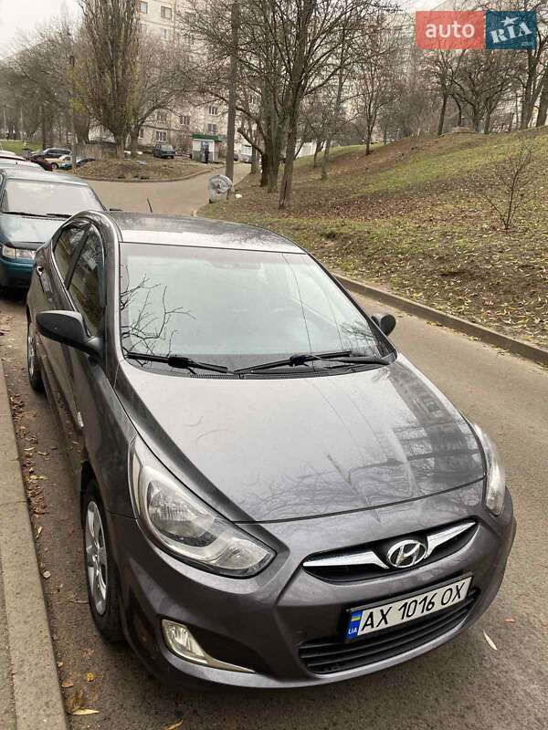 Hyundai Accent 2013