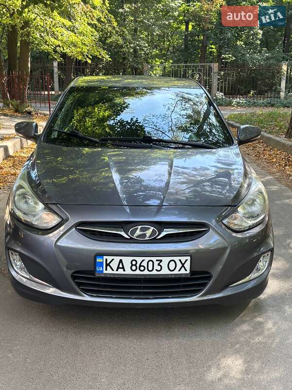 Hyundai Accent 2012 Hyundai Accent 2012