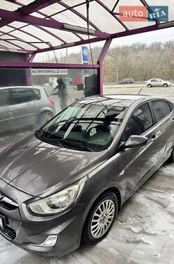 Седан Hyundai Accent 2012 в Киеве