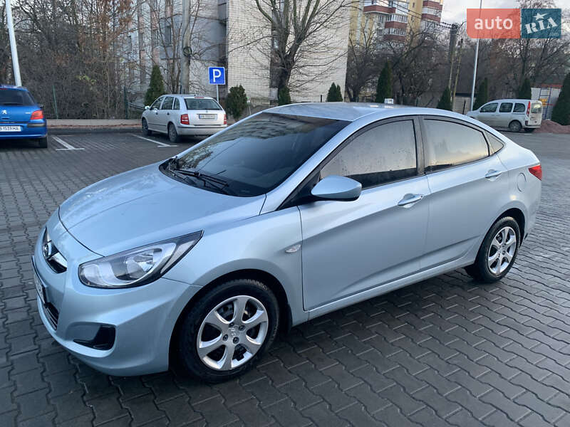 Hyundai Accent 2011 Hyundai Accent 2011