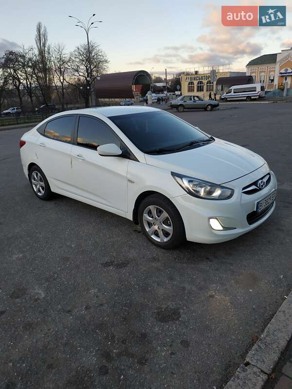 Hyundai Accent 2012 Hyundai Accent 2012