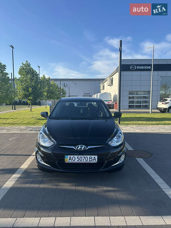 Hyundai Accent 2011 Hyundai Accent 2011