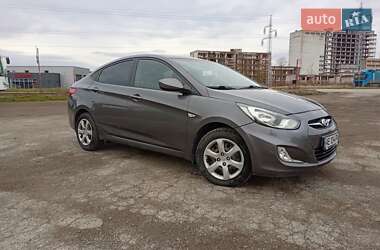 Седан Hyundai Accent 2012 в Ужгороді